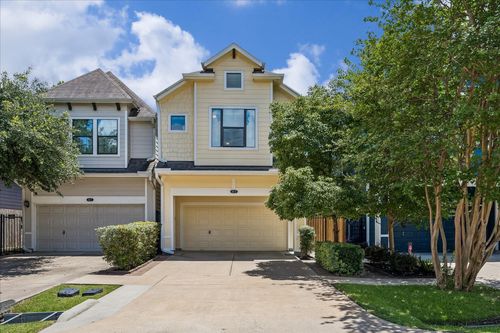 832B W 26th St, Houston, TX, 77008 | Card Image