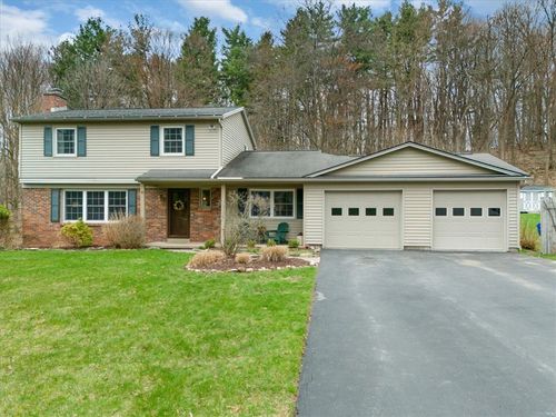 9 Country Corner Ln, Fairport, NY, 14450-3011 | Card Image