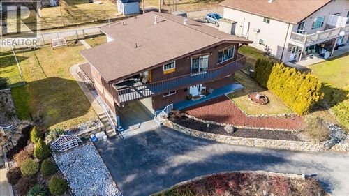 520 10th Ave, Castlegar, BC, V1N1K7 | Card Image