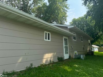 20 S 19th Street, Home with 3 bedrooms, 1 bathrooms and 2 parking in Clear Lake IA | Image 3