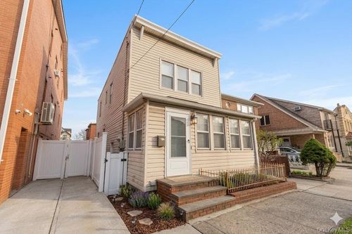 61-17A 165th Streets, New York, NY, 11365 | Card Image