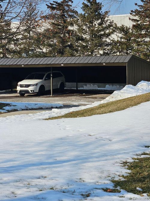 2731 Roundtree Drive S, Troy, MI, 48083 | Card Image