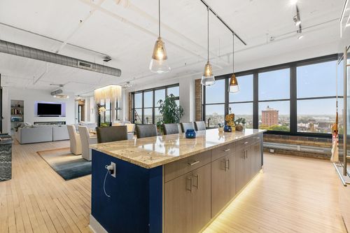 unit-702-290 Market St, Minneapolis, MN, 55405-1686 | Card Image