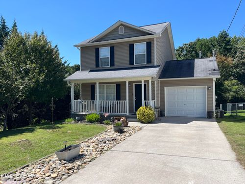 8201 Oak Terrace Ln, Powell, TN, 37849-3628 | Card Image