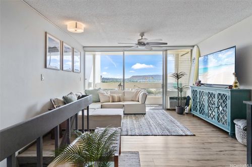 apt-901-555 University Ave, Honolulu, HI, 96826-5025 | Card Image