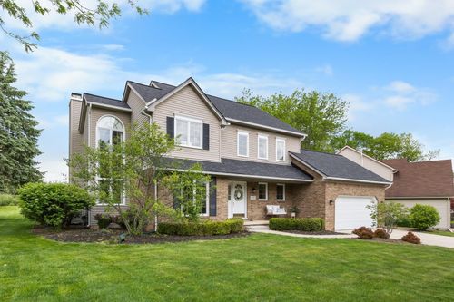 624 Woodhill Dr, Saline, MI, 48176-1711 | Card Image