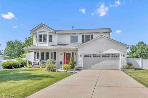 3041 Portsmouth Dr, Brunswick, OH, 44212-4350 | Card Image