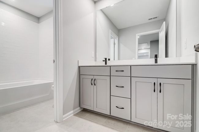 HALL BATH (BATH 2) | Image 39