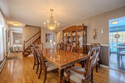 29 Tina Ln, East Fishkill, NY, 12533-5119 | Card Image