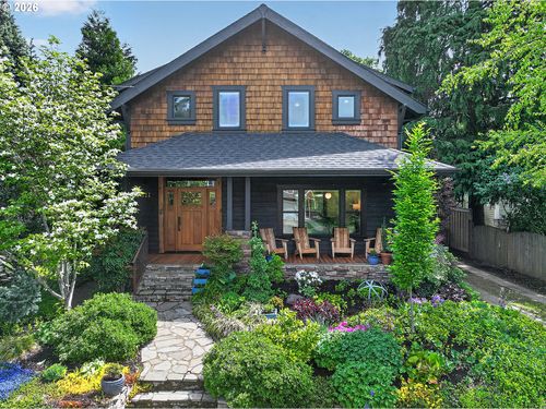 811 9th St, Hood River, OR, 97031-1843 | Card Image