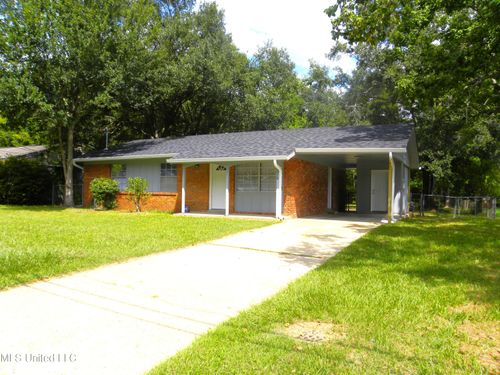 7216 Hampton Dr, Biloxi, MS, 39532-4010 | Card Image