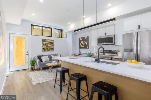 1-1012 17th Pl Ne, WASHINGTON, DC, 20002-7617 | Card Image