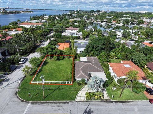 1001 88th St, Surfside, FL, 33154-3303 | Card Image