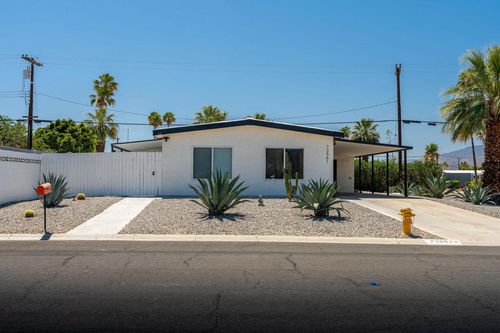 73561 Broadmoor Dr, Thousand Palms, CA, 92276-3922 | Card Image