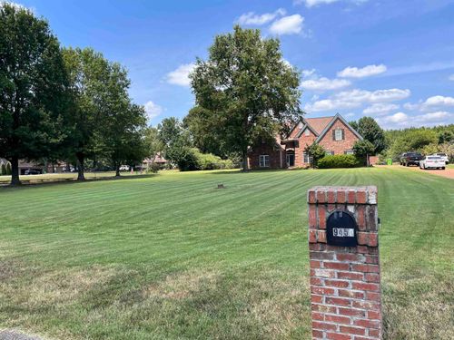 9450 Bolton Estates Rd, Millington, TN, 38053-5760 | Card Image