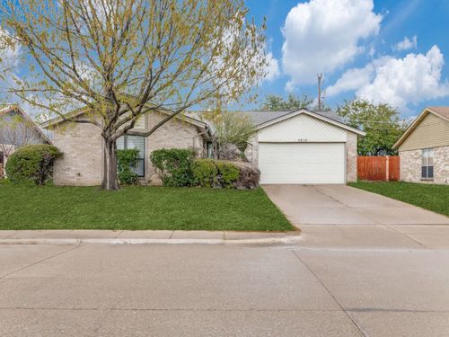 3914 Willowood Ln, Grand Prairie, TX, 75052-6917 | Card Image
