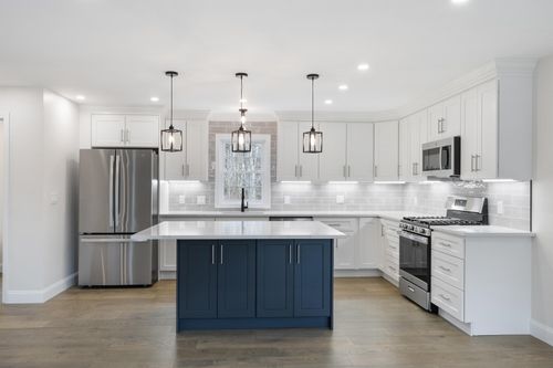 335 Raymond Rd, Chester, NH, 03036-4131 | Card Image