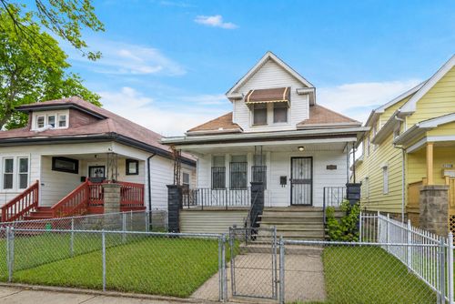 10320 S Indiana Ave, Chicago, IL, 60628-2819 | Card Image