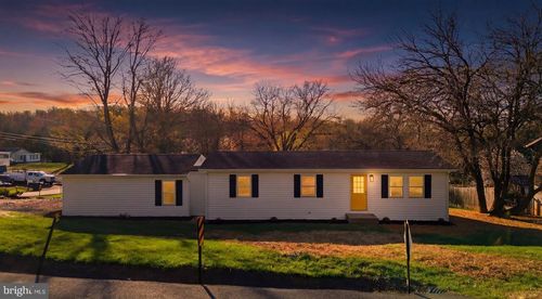 39 Nightingale Ln, SHEPHERDSTOWN, WV, 25443-4528 | Card Image