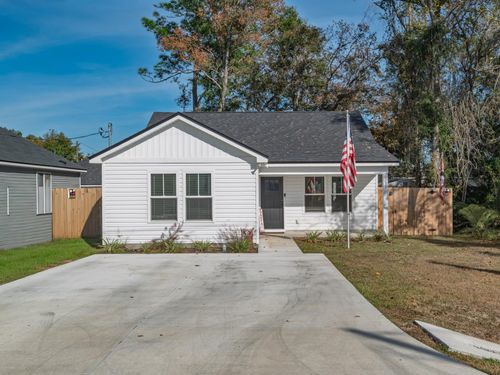 137 Ted Lott Ln, Crawfordville, FL, 32327-3235 | Card Image