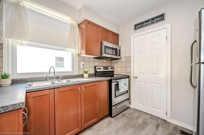 22 Simcoe St, House other with 3 bedrooms, 2 bathrooms and 2 parking in Guelph ON | Image 14