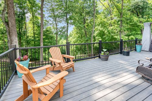 247 High Cliff Dr, Hendersonville, TN, 37075-8748 | Card Image
