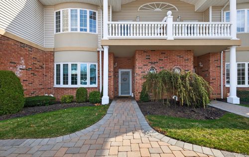 105-105 Francesca Way, Amityville, NY, 11701-1768 | Card Image