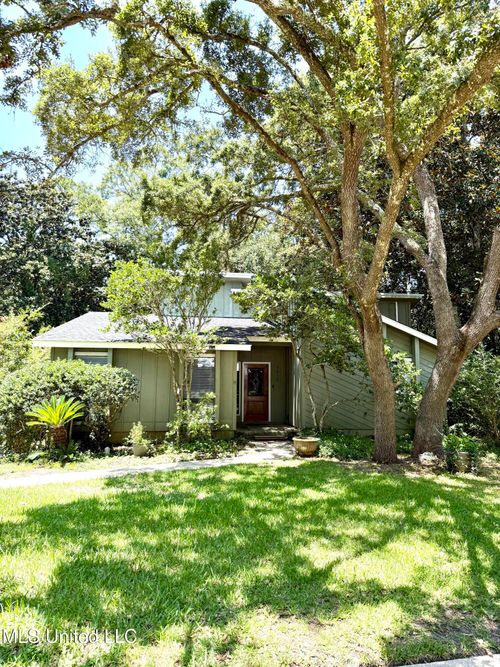 3519 Courtenay Cir, Ocean Springs, MS, 39564-3401 | Card Image
