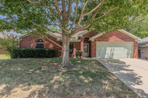904 Parkhill Dr, Mansfield, TX, 76063-8007 | Card Image