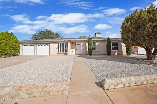 10521 Gaius Dr, El Paso, TX, 79924-1729 | Card Image
