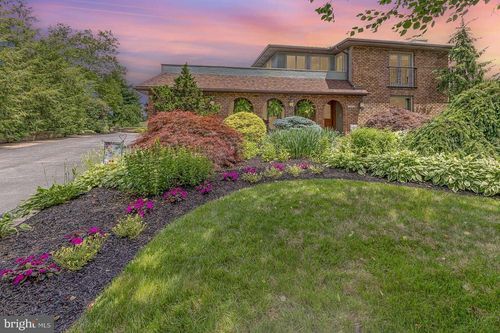 1375 Detwiler Dr, YORK, PA, 17404-1109 | Card Image