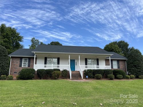 105 Winding Creek Dr, Morganton, NC, 28655-6515 | Card Image