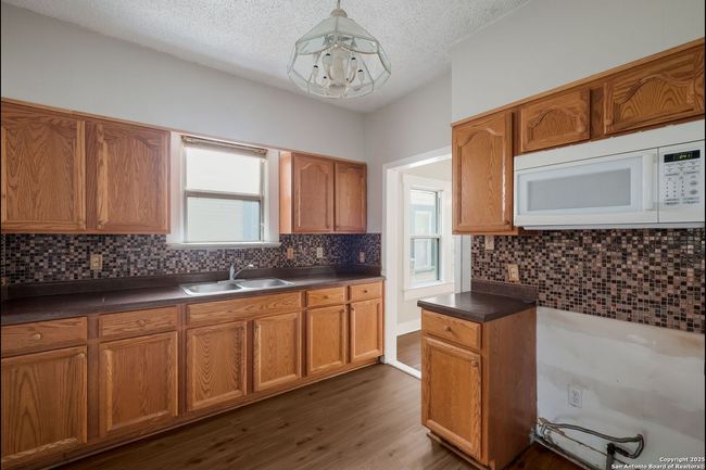 310 Mary St, House other with 3 bedrooms, 2 bathrooms and null parking in San Antonio TX | Image 10