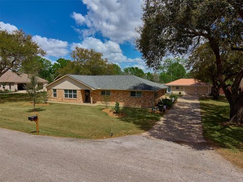 9015 Antonia St, Needville, TX, 77461-8452 | Card Image