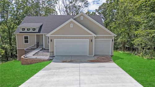 13 Hudson Ln, Bella Vista, AR, 72715-2202 | Card Image