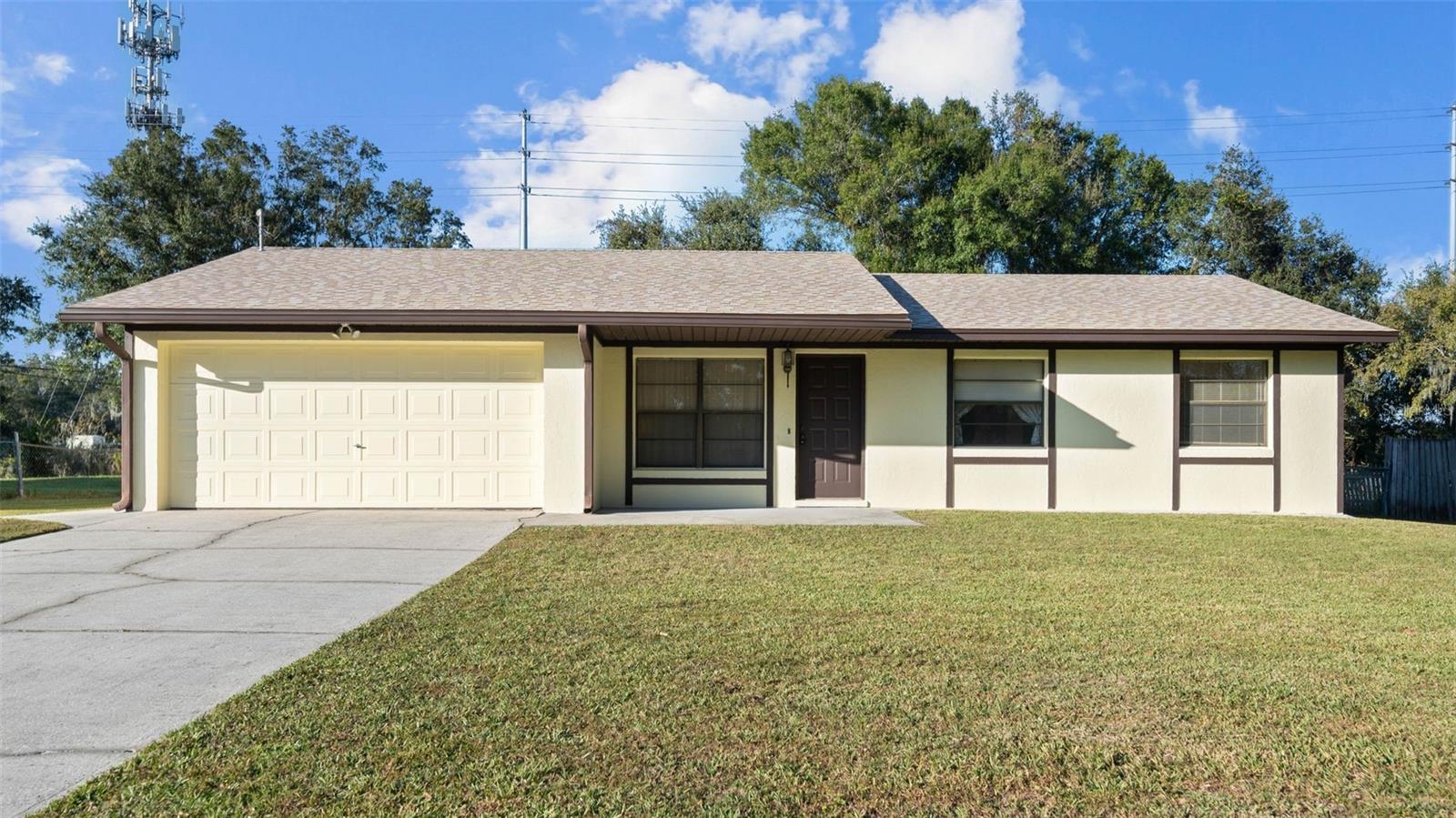 2823 Forestgreen Drive N, For Sale in Lakeland Zoocasa