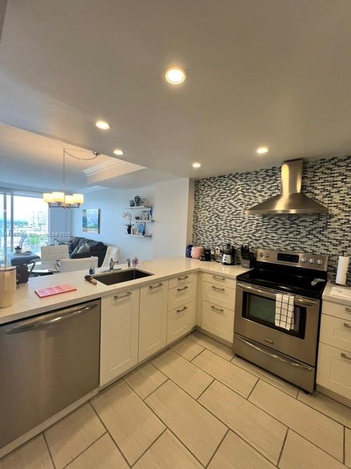 apt-10h-6900 Bay Dr, Miami Beach, FL, 33141-5412 | Card Image