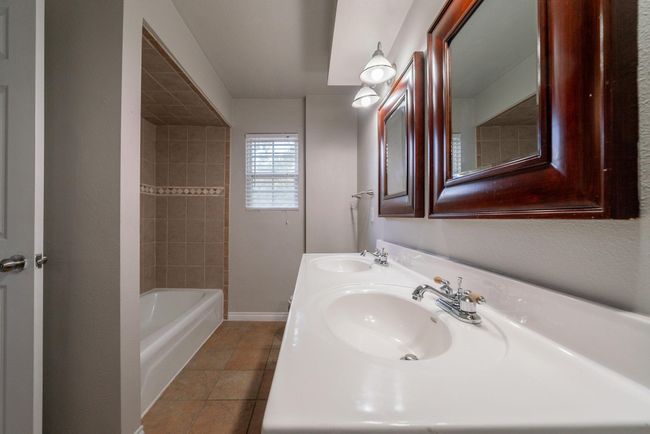 4126 Oxhill Rd, House other with 5 bedrooms, 3 bathrooms and 2 parking in Spring TX | Image 31