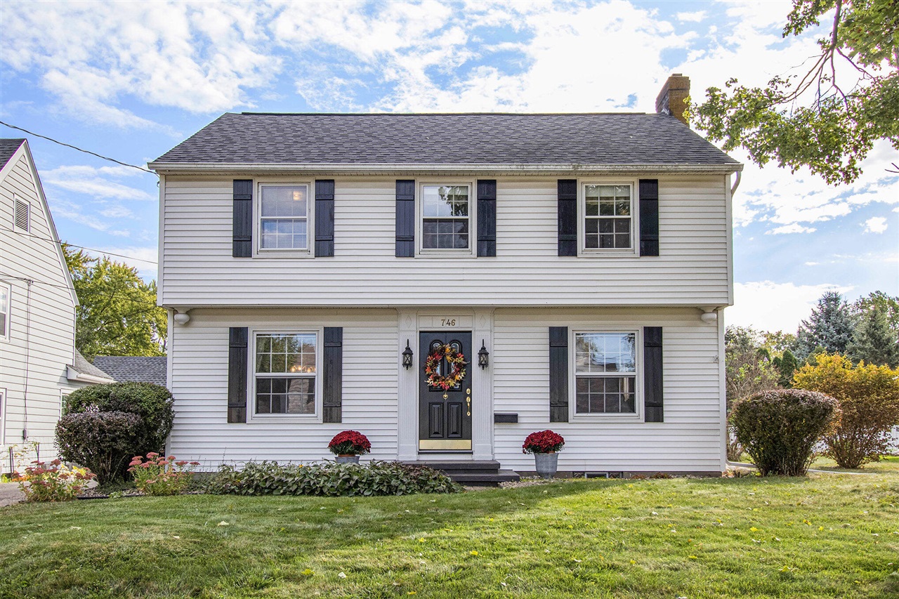 Norton Dr, Kalamazoo, MI 49001