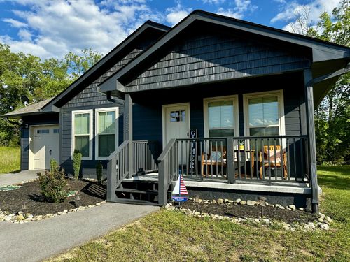 855 Blue Herring Way, Sevierville, TN, 37876-2713 | Card Image