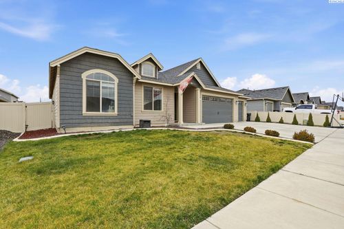 104 Bravo St, Moxee, WA, 98936-5900 | Card Image