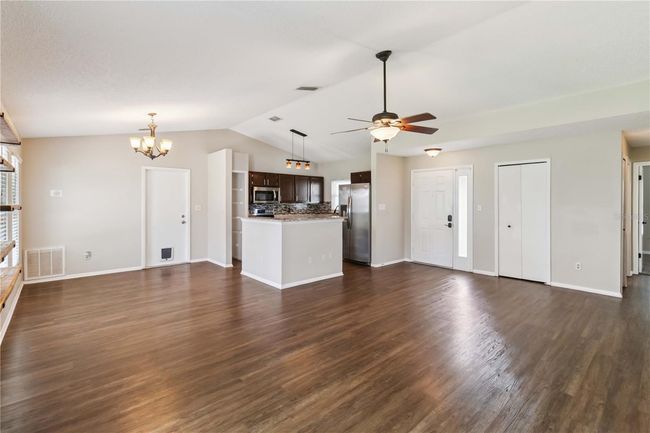 8767 Grandee Dr, House other with 3 bedrooms, 2 bathrooms and null parking in ORLANDO FL | Image 4
