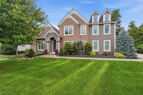 120 Pinehurst Dr, Aurora, OH, 44202-8078 | Card Image