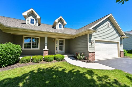 1986 Blue Spruce Ct, Grafton, WI, 53024-9109 | Card Image