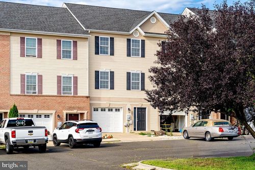 521 Hotchkiss Dr, WOODSTOCK, VA, 22664-4041 | Card Image