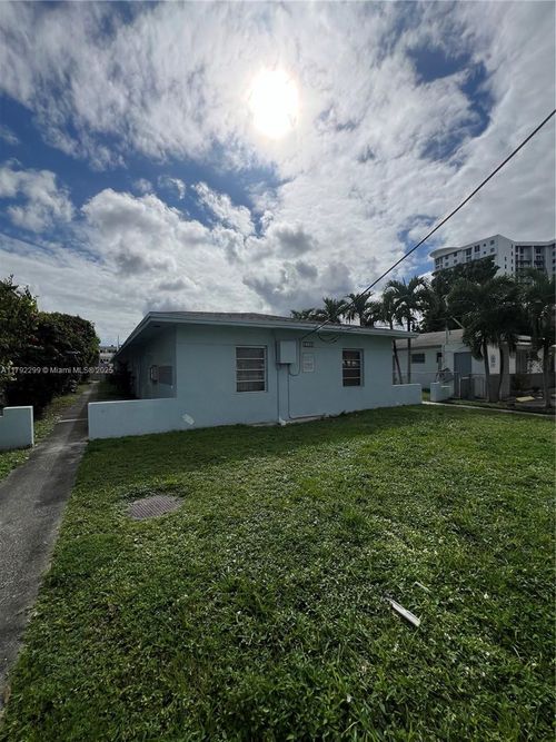 apt-9-2148 Nw Flagler Ter, Miami, FL, 33125-5372 | Card Image