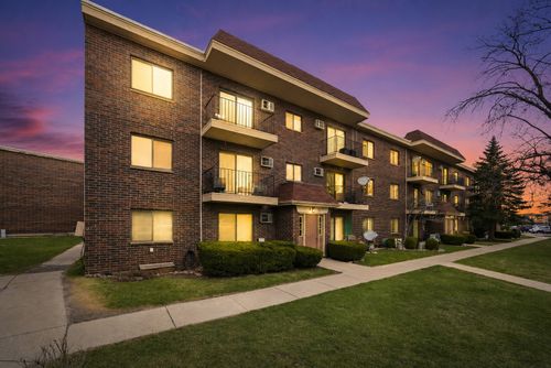 201a-940 Rohlwing Rd, Addison, IL, 60101-6151 | Card Image