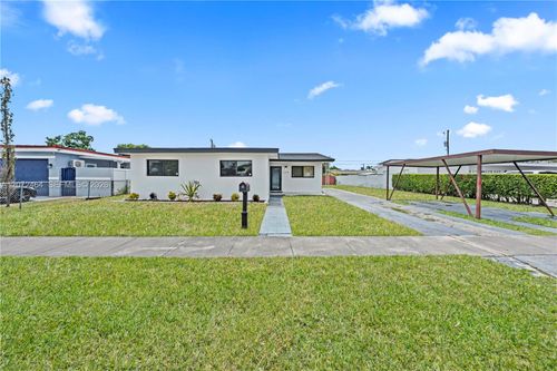 1014 W 66th St, Hialeah, FL, 33012-6471 | Card Image