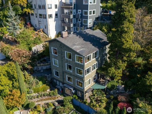 814 E Howe St, Seattle, WA, 98102-4241 | Card Image