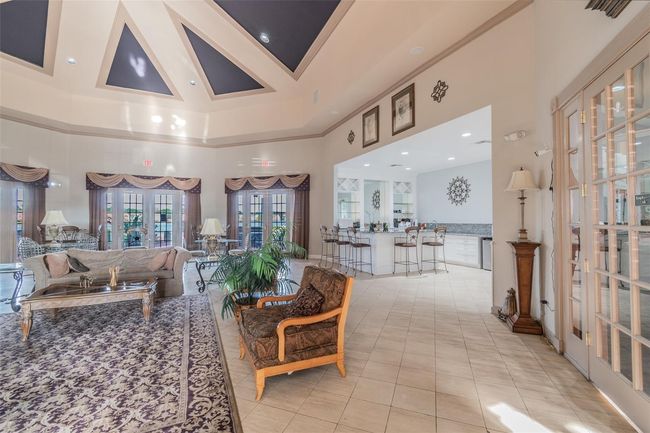 9740 - 9740 Lake Chase Island Way, Condo with 2 bedrooms, 2 bathrooms and null parking in TAMPA FL | Image 37